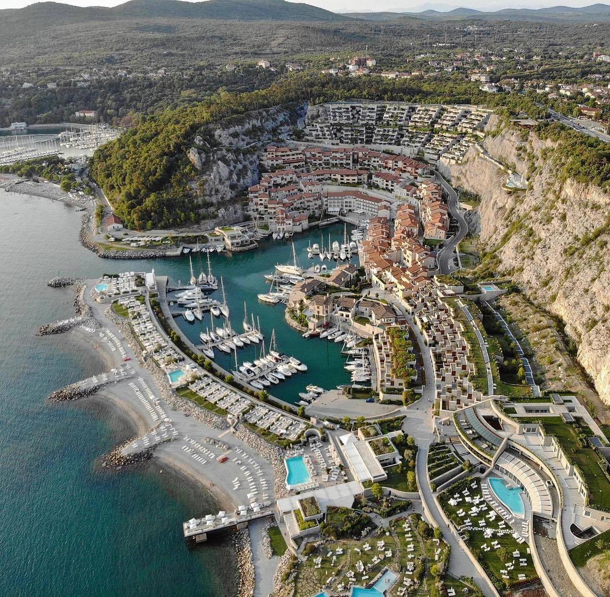 Апартаменты Portopiccolo Designer Penthouse Систиана Экстерьер фото